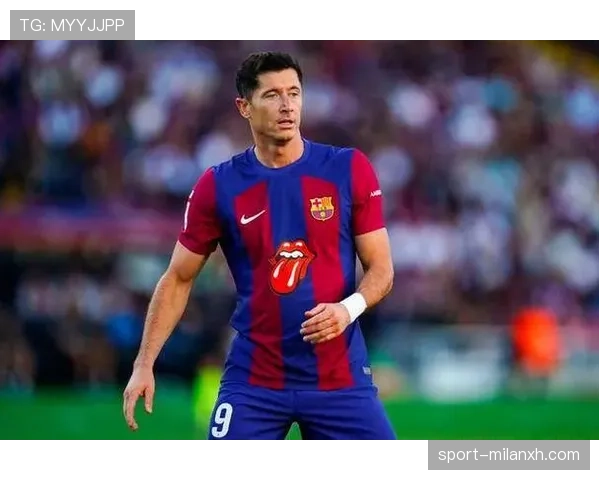 伊布与莱万：终结模式分化，单点爆破转向体系融合