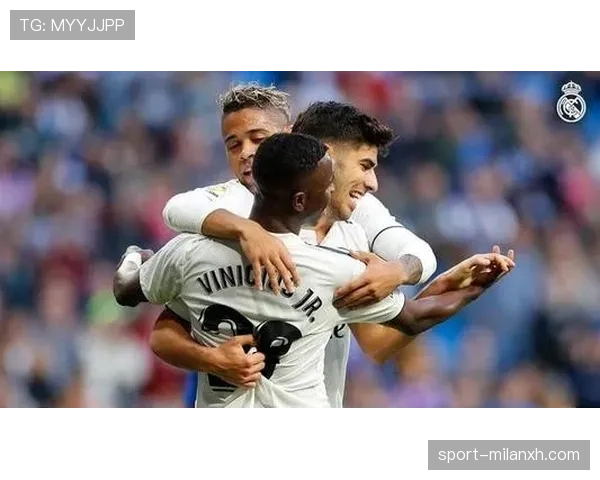 卡瓦哈尔与维尼修斯右路配合默契度及进攻稳健性分析